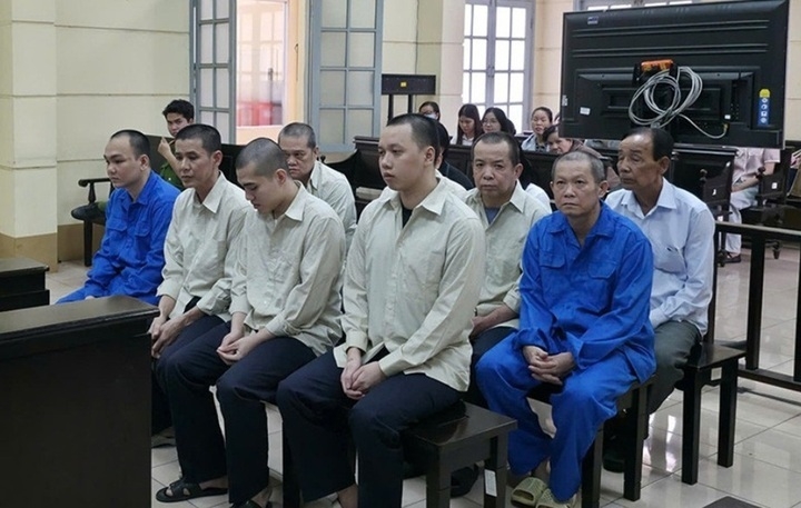 Nhóm khiêng quan tài dạo phố trước chợ Bến Thành lĩnh án