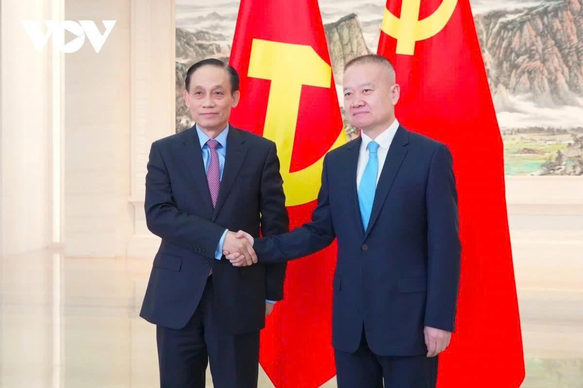 vietnam and china pledge to deepen party-to-party ties picture 1