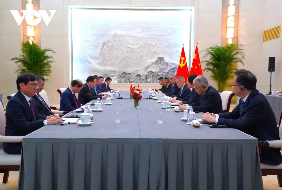 vietnam and china pledge to deepen party-to-party ties picture 2