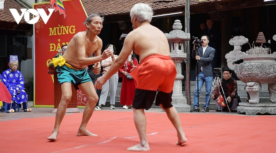 foreign wrestlers compete at mai dong traditional wrestling festival picture 6