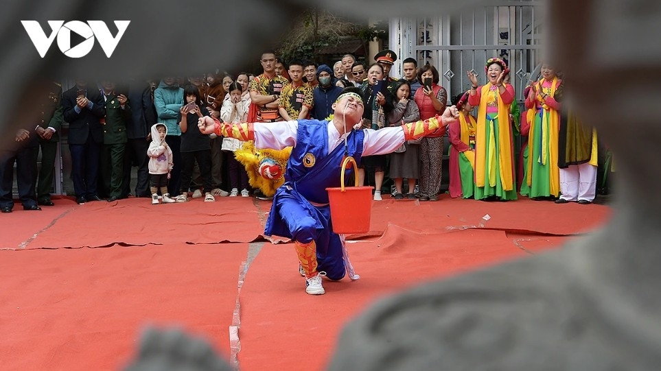 foreign wrestlers compete at mai dong traditional wrestling festival picture 8