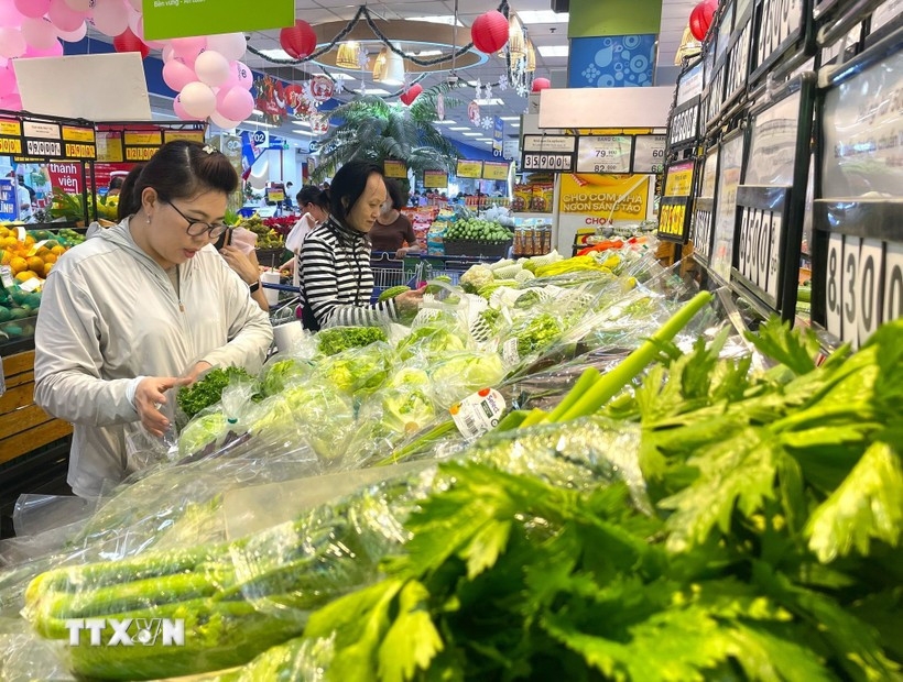 goods supply ample, prices stable on third day of lunar new year picture 1