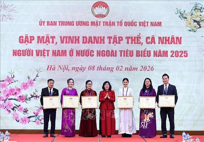 mat tran dong gop vao hanh trinh dua viet nam vuon minh manh me hinh anh 4