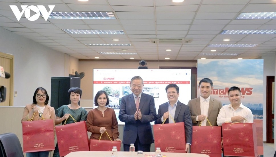 party chief vov keeps watch over airwaves, maintain nation s information pulse picture 15