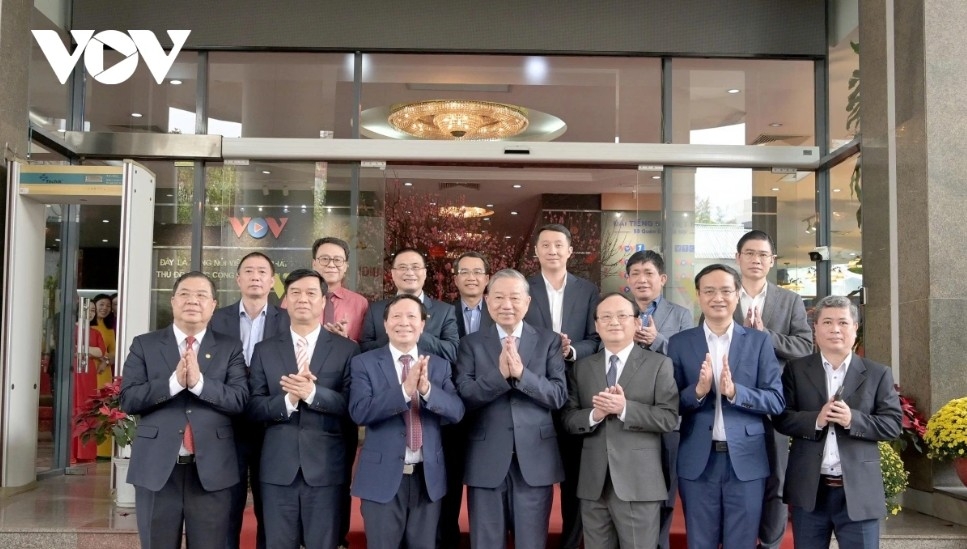 party chief vov keeps watch over airwaves, maintain nation s information pulse picture 2