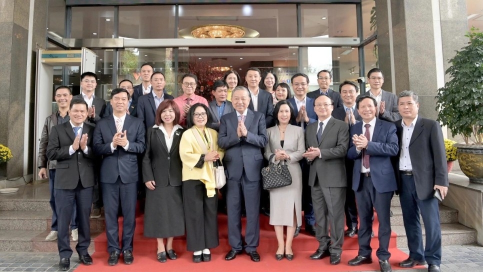 party chief vov keeps watch over airwaves, maintain nation s information pulse picture 3