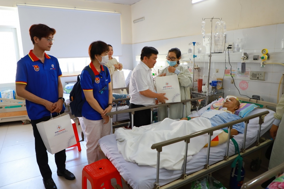 EVNGENCO3 trao hơn 500 phần quà dịp Tết Bính Ngọ 2026 tại TP.HCM