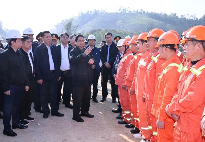 pm chinh building expressways opens new development space picture 2