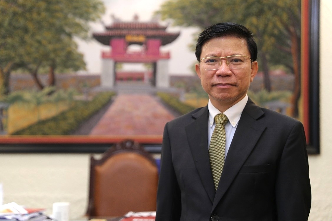 france order honours vietnamese scholar for boosting vietnam-france ties picture 1