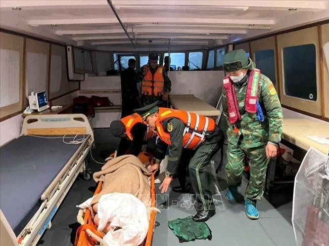 japanese tourist rescued after suffering stroke at sea picture 1