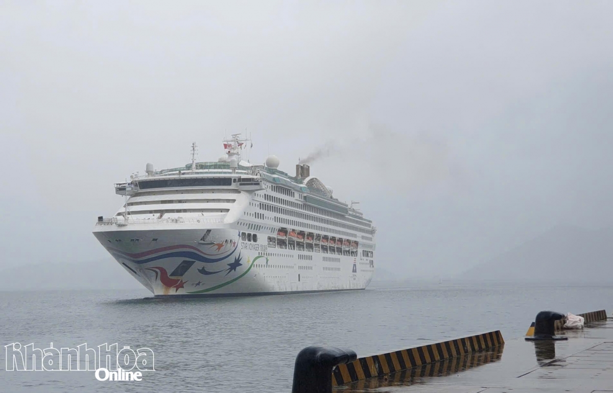 international cruise ship star voyager brings 500 visitors to khanh hoa picture 1