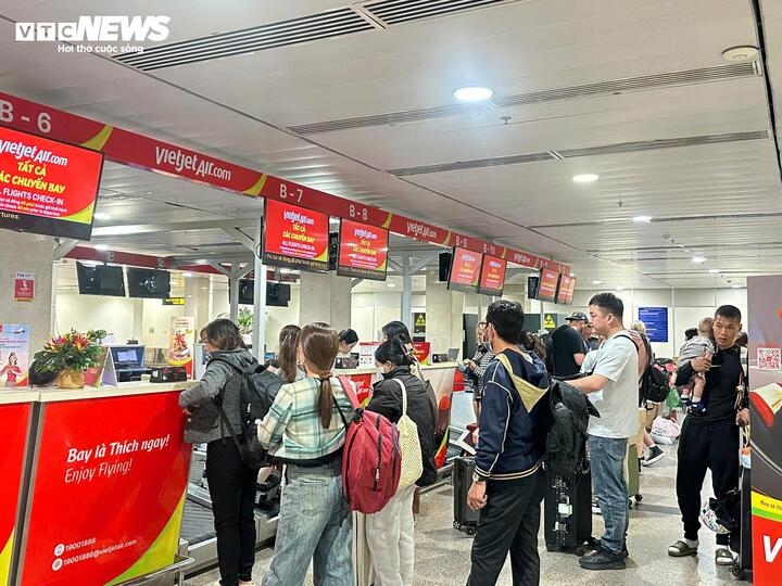 passenger traffic at tan son nhat airport exceeds forecasts ahead of tet picture 1