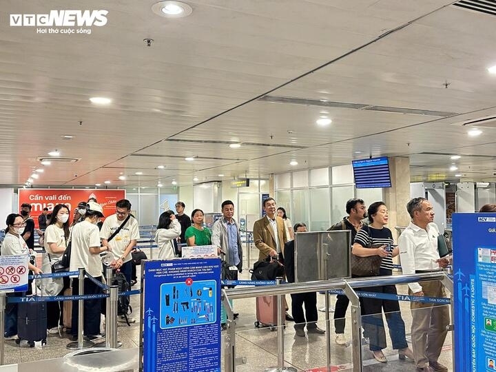 passenger traffic at tan son nhat airport exceeds forecasts ahead of tet picture 3