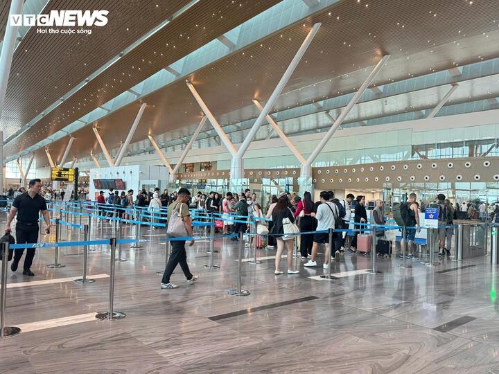 passenger traffic at tan son nhat airport exceeds forecasts ahead of tet picture 7