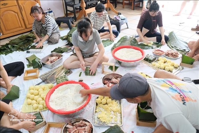 green banh chung embracing the soul of vietnamese tet picture 3