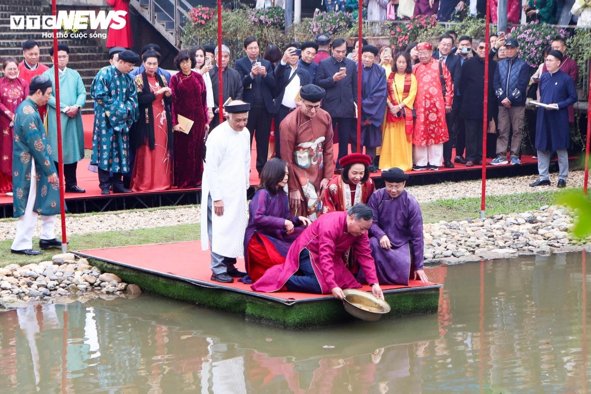 royal tet celebration re-enacted at thang long imperial citadel picture 12