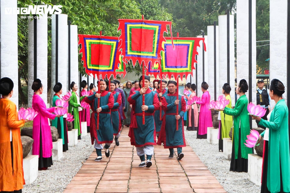 royal tet celebration re-enacted at thang long imperial citadel picture 2