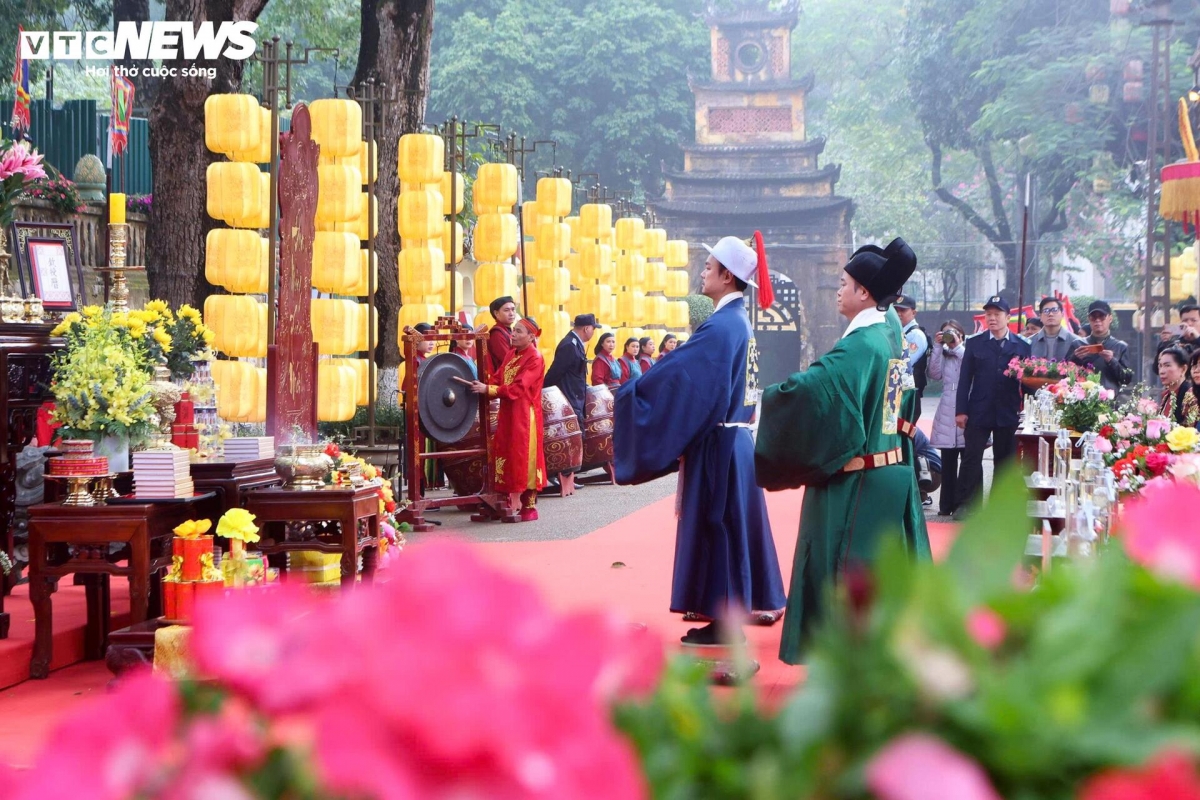 royal tet celebration re-enacted at thang long imperial citadel picture 5