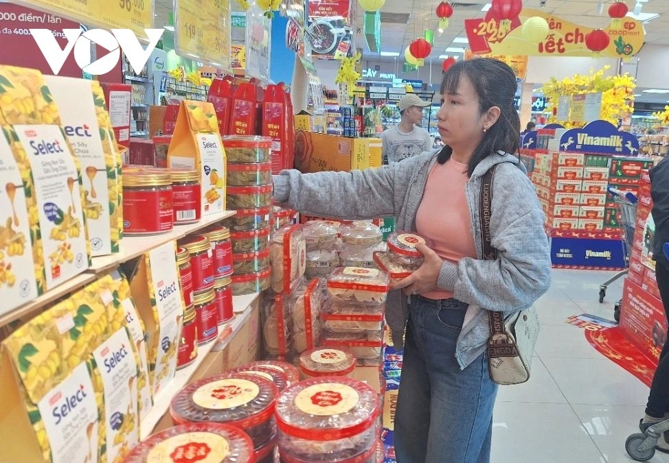 nguon cung doi dao, gia ca on dinh, khong xay ra khan hang trong ngay mung 4 tet hinh anh 1