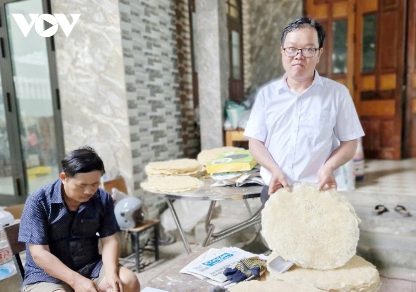traditional cake-making brings higher incomes in da nang ahead of tet picture 3