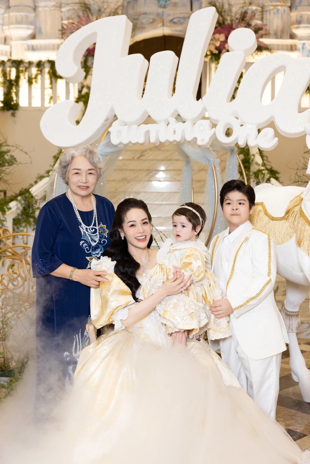 sao viet 4 3 my tam - mai tai phen tay trong tay o su kien dien anh hinh anh 8