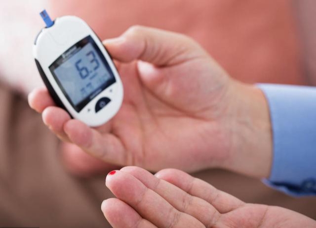 Người tiểu đường ăn Tết thế nào để tránh “vọt” đường huyết?