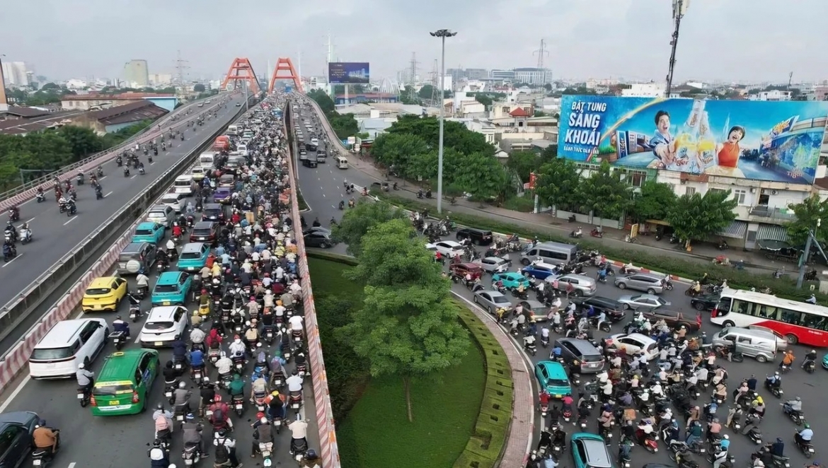giao thong tp.hcm dip tet chu dong tu cua ngo den trung tam hinh anh 2
