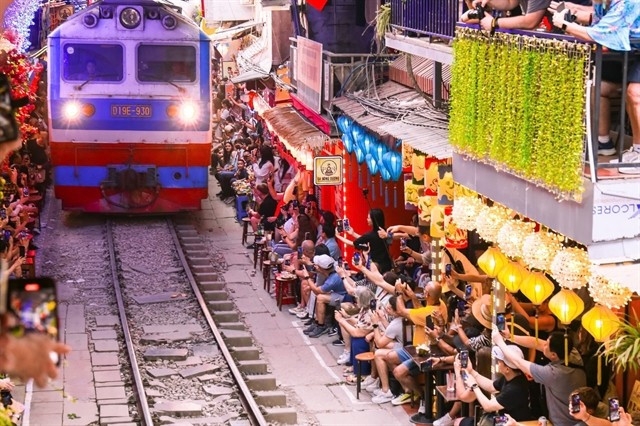 hanoi to scale back central rail services, divert freight trains from inner city picture 1