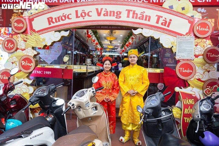 ngay via than tai 2026 roi vao thu may, tinh theo lich am hay lich duong hinh anh 2