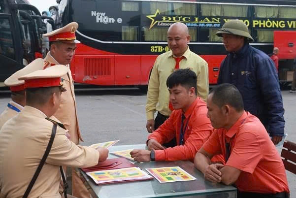 ha noi siet chat quan ly van tai hanh khach dip can tet hinh anh 6