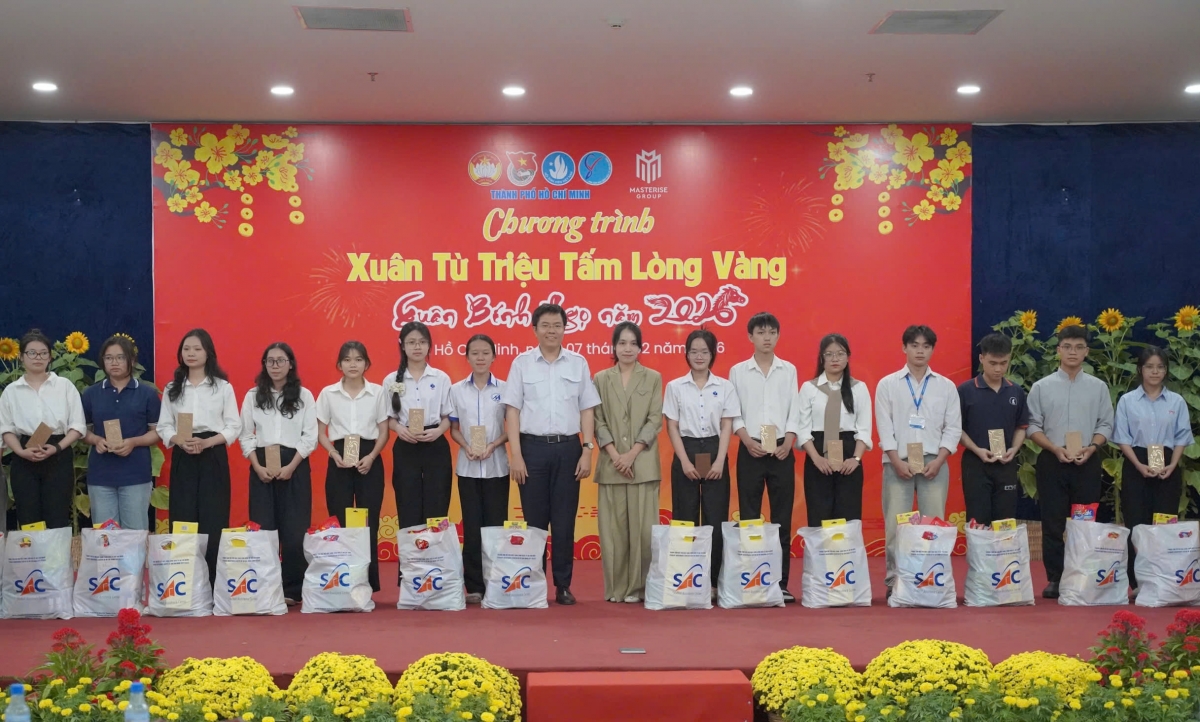 sinh vien o lai tp.hcm lam xuyen tet vi luong gap 3-4 lan ngay thuong hinh anh 3