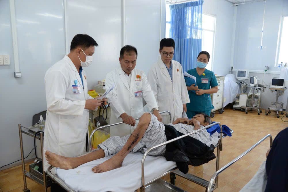 Kẹt xe ngày Tết, sản phụ sinh con ngay trên taxi