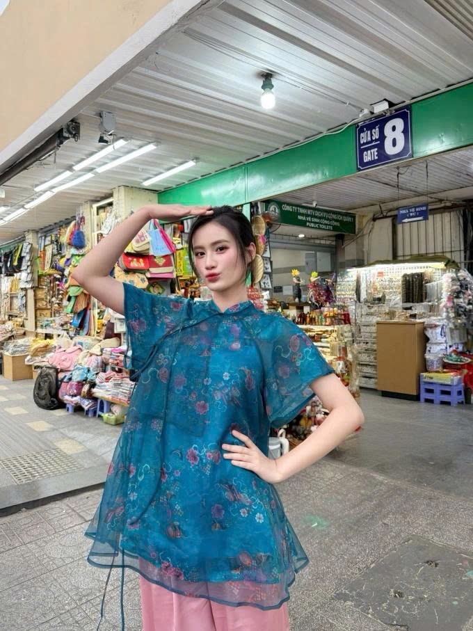 sao viet 2 2 diem my 9x khoe voc dang nuot na hinh anh 7