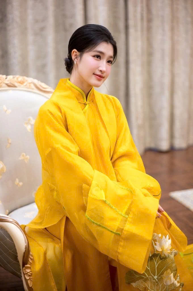 nhung my nhan tuoi ngo cua showbiz viet hinh anh 2