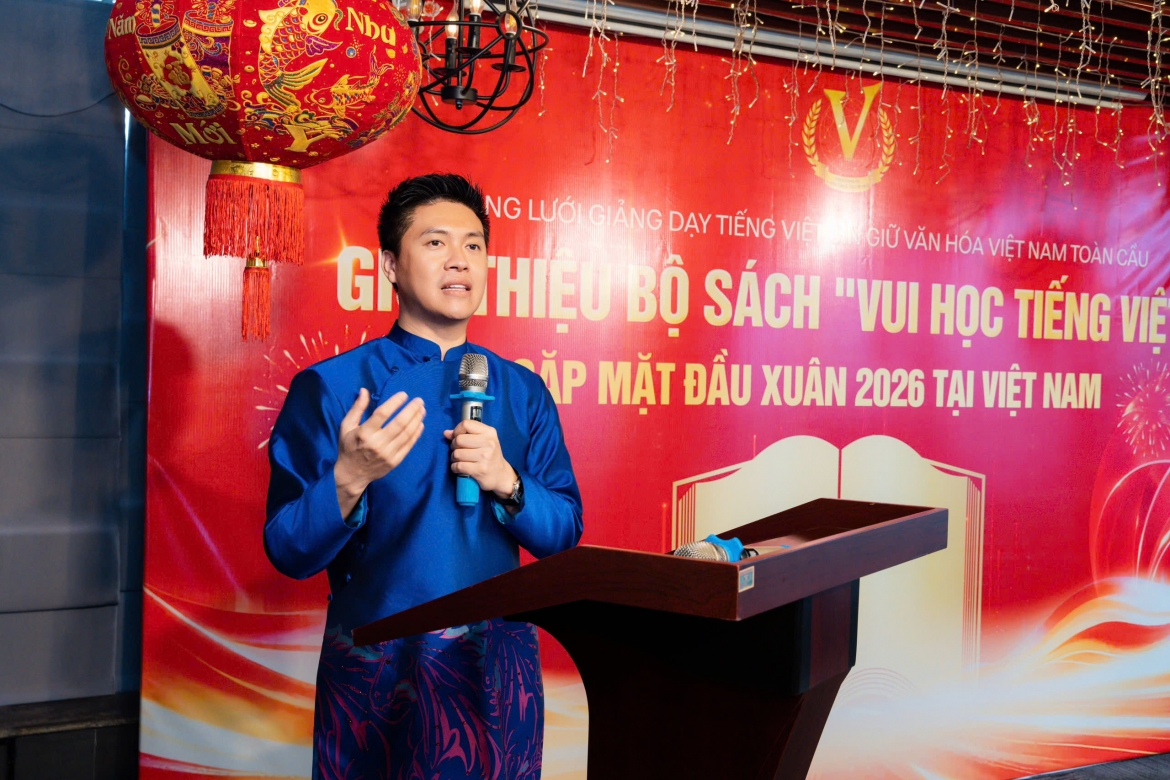 ra mat bo sach vui hoc tieng viet cho nguoi viet xa xu hinh anh 2