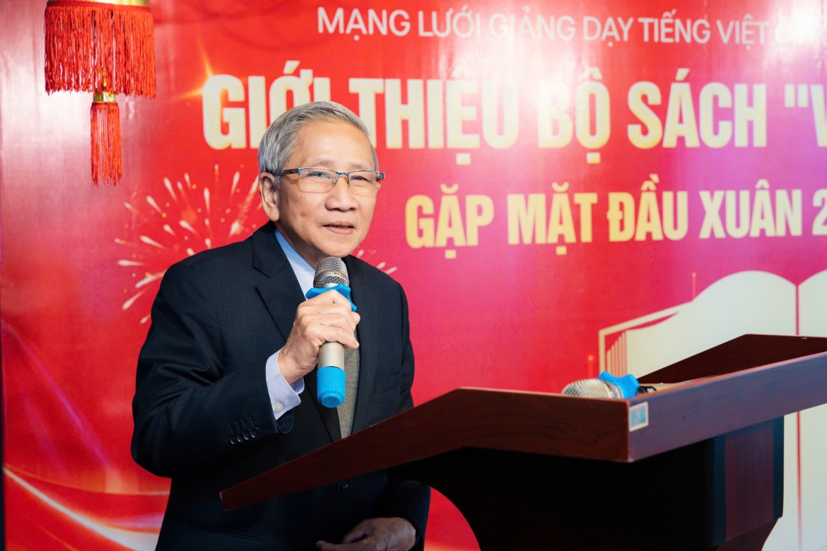 ra mat bo sach vui hoc tieng viet cho nguoi viet xa xu hinh anh 3