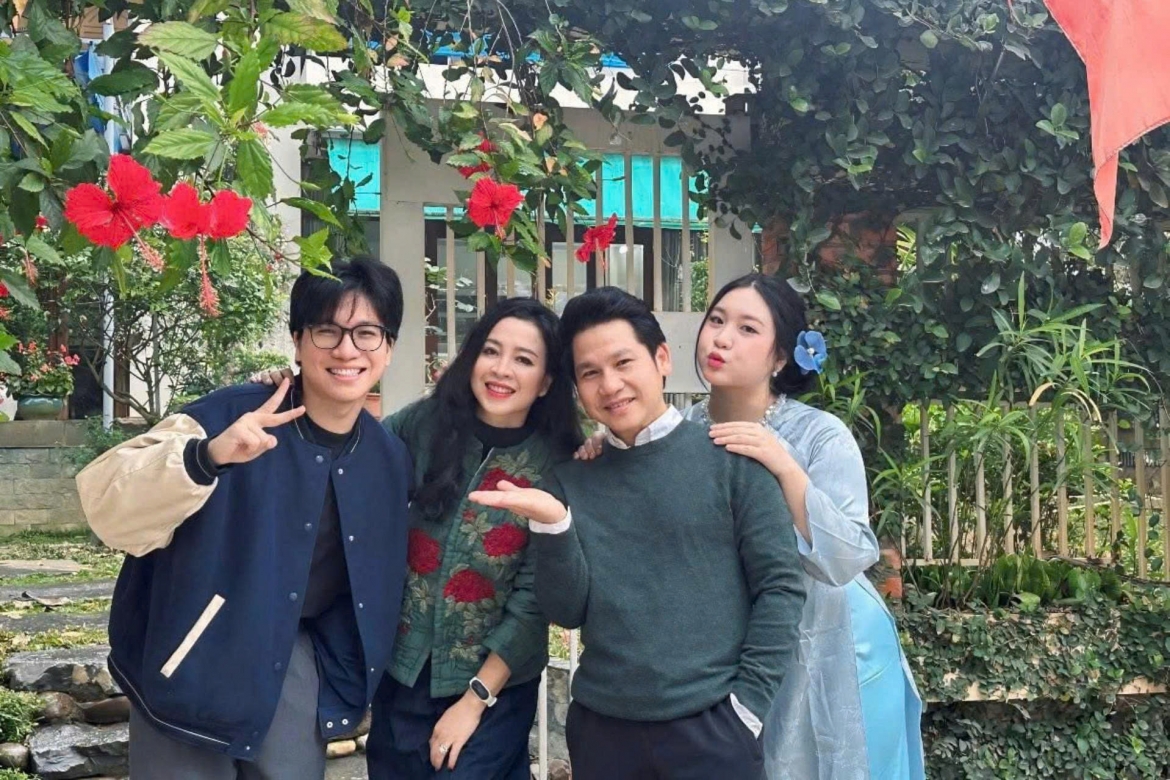 sao viet 20 2 son tung m-tp va mono cung nhau du xuan hinh anh 6