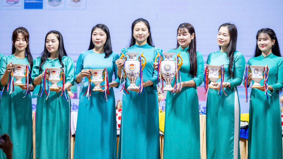 Kỷ lục 22 đội so tài ở Giải xe đạp nữ quốc tế TP.HCM: 1.300km lên rừng, xuống biển