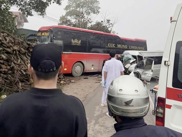 Tại nạn thảm khốc giữa 2 xe khách ở Lạng Sơn, 6 người thương vong