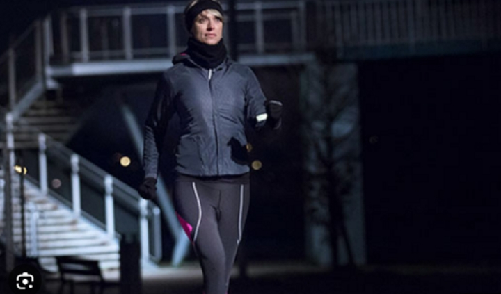 chay 30 phut buoi sang hay di bo 60 phut buoi toi tot cho suc khoe hon hinh anh 3