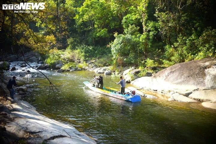 spring hunt k ho people brace cold streams for legendary fish picture 1