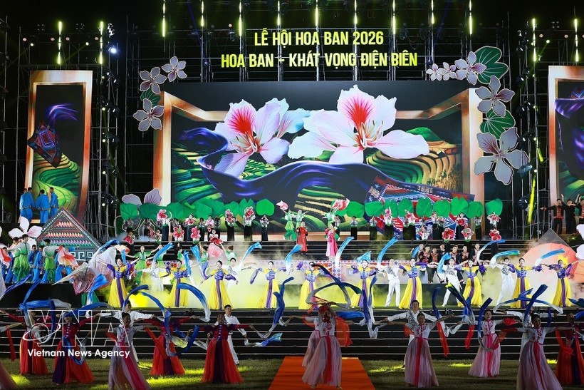 Government leader attends Ban Flower Festival 2026 in Dien Bien province