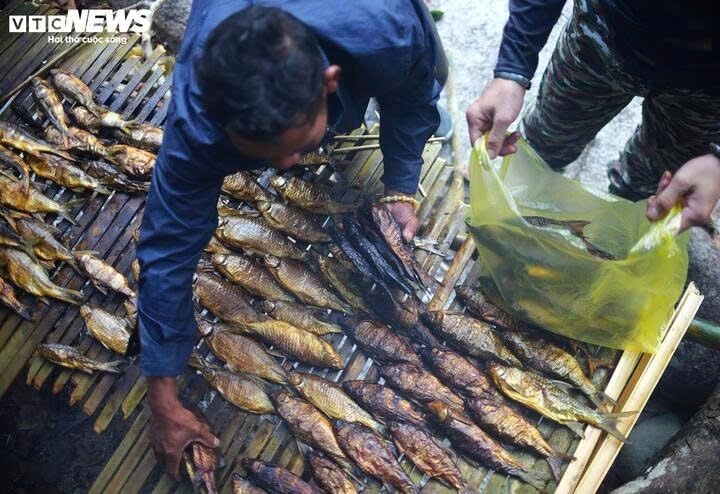 spring hunt k ho people brace cold streams for legendary fish picture 14