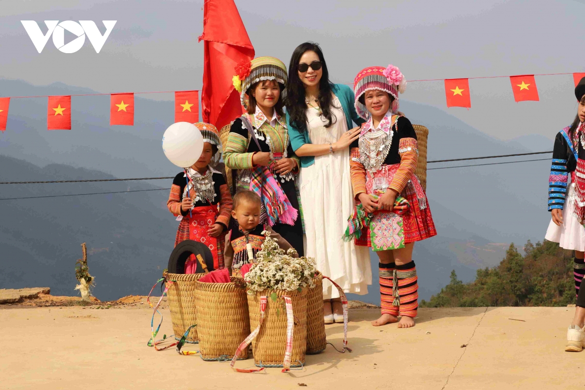 son tra blossoming - a white wonderland in the northwestern highlands picture 14