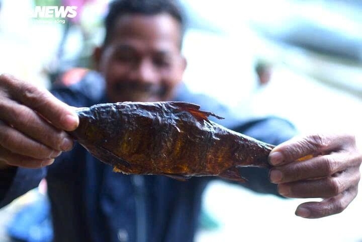 spring hunt k ho people brace cold streams for legendary fish picture 15