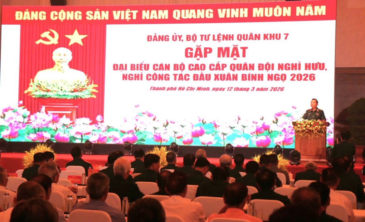 gan 1.200 can bo cao cap quan doi nghi huu du hop mat dau xuan tai quan khu 7 hinh anh 3