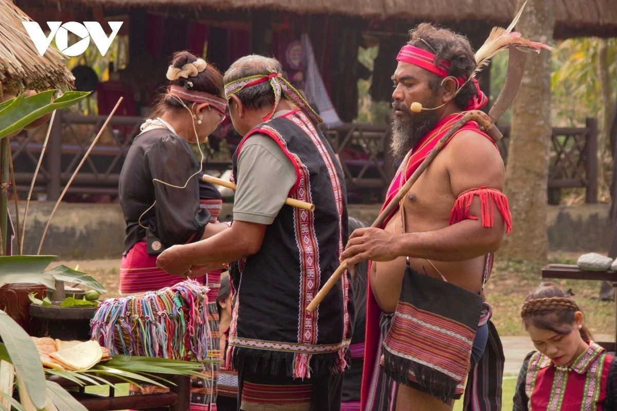 traditional s tieng spring blessing ritual brought to life in the capital picture 2