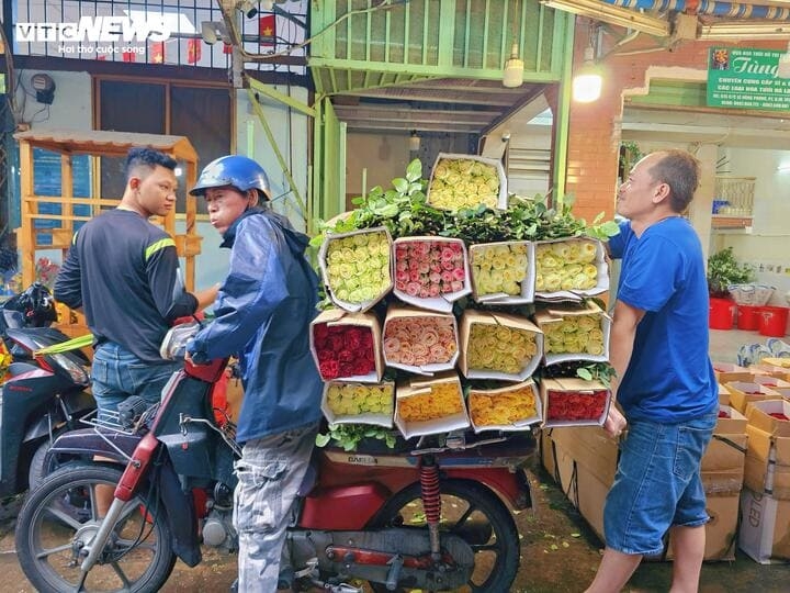 rose prices spike before march 8, traders fear unsold stock picture 2