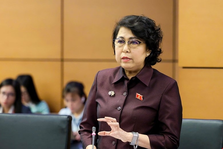 phu nu hay tu tin the hien minh, thay vi cho nguoi khac gioi thieu hinh anh 2