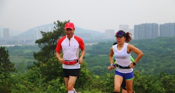 chay 30 phut buoi sang hay di bo 60 phut buoi toi tot cho suc khoe hon hinh anh 2